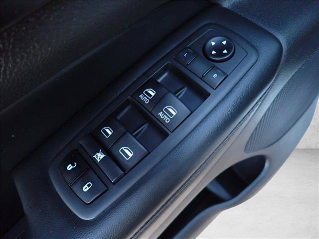 Used 2019 Jeep Grand Cherokee Altitude AWD/4WD image 12