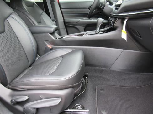 New 2026 Jeep Compass Latitude image 9