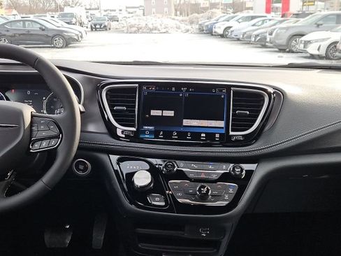 New 2026 Chrysler Pacifica Select w/ S Appearance Package image 20