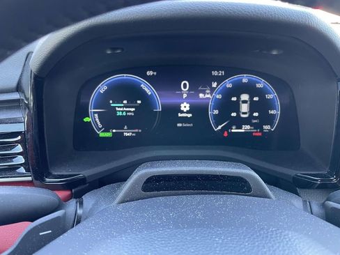 Used 2025 Toyota Camry XSE w/ Premium Plus Package image 33