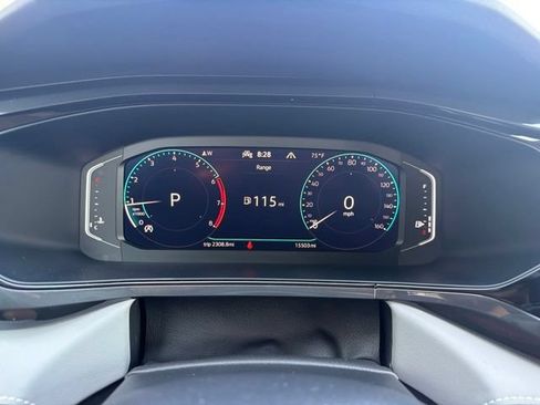 Used 2024 Volkswagen Taos SEL AWD/4WD image 22