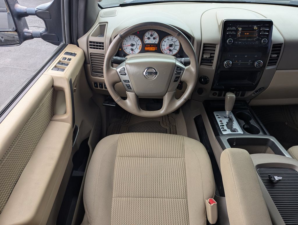 Used 2013 Nissan Titan 4x4 Crew Cab image 27
