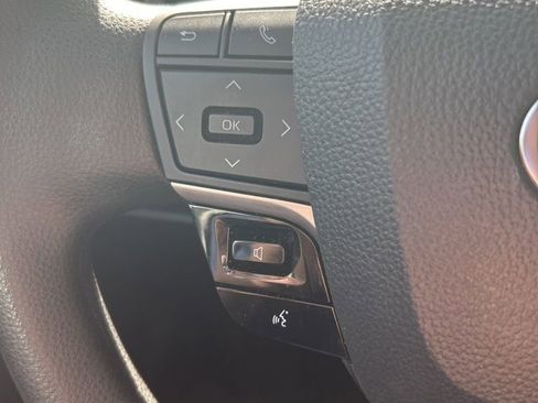 Used 2025 Toyota Camry LE image 11