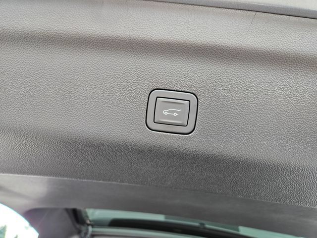 New 2026 GMC Yukon AT4 Ultimate AWD/4WD image 17
