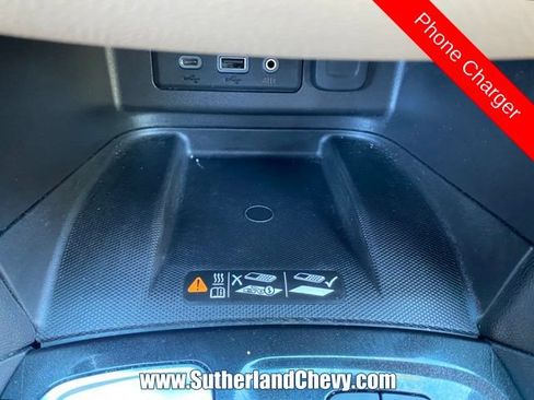 Used 2024 Chevrolet Equinox Premier FWD image 34