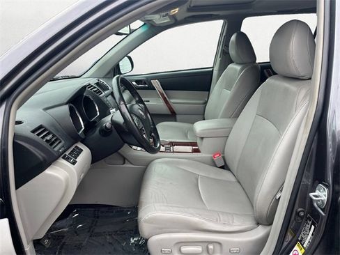 Used 2012 Toyota Highlander Limited image 10