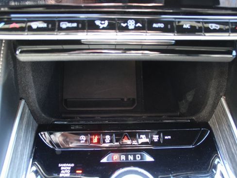 Used 2022 Jeep Wagoneer Series II image 40