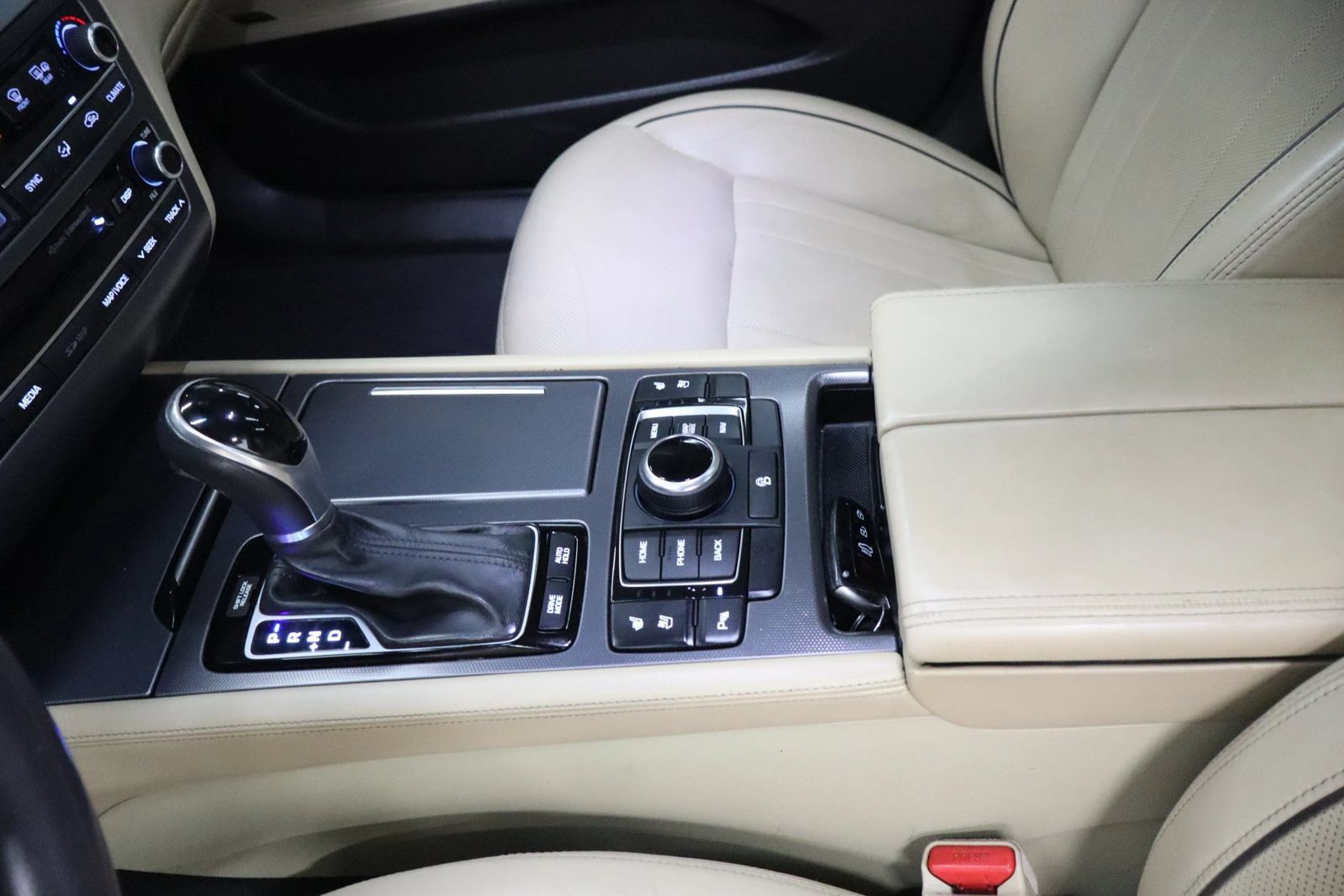 Used 2015 Hyundai Genesis 5.0 w/ Option Group 05 RWD image 30