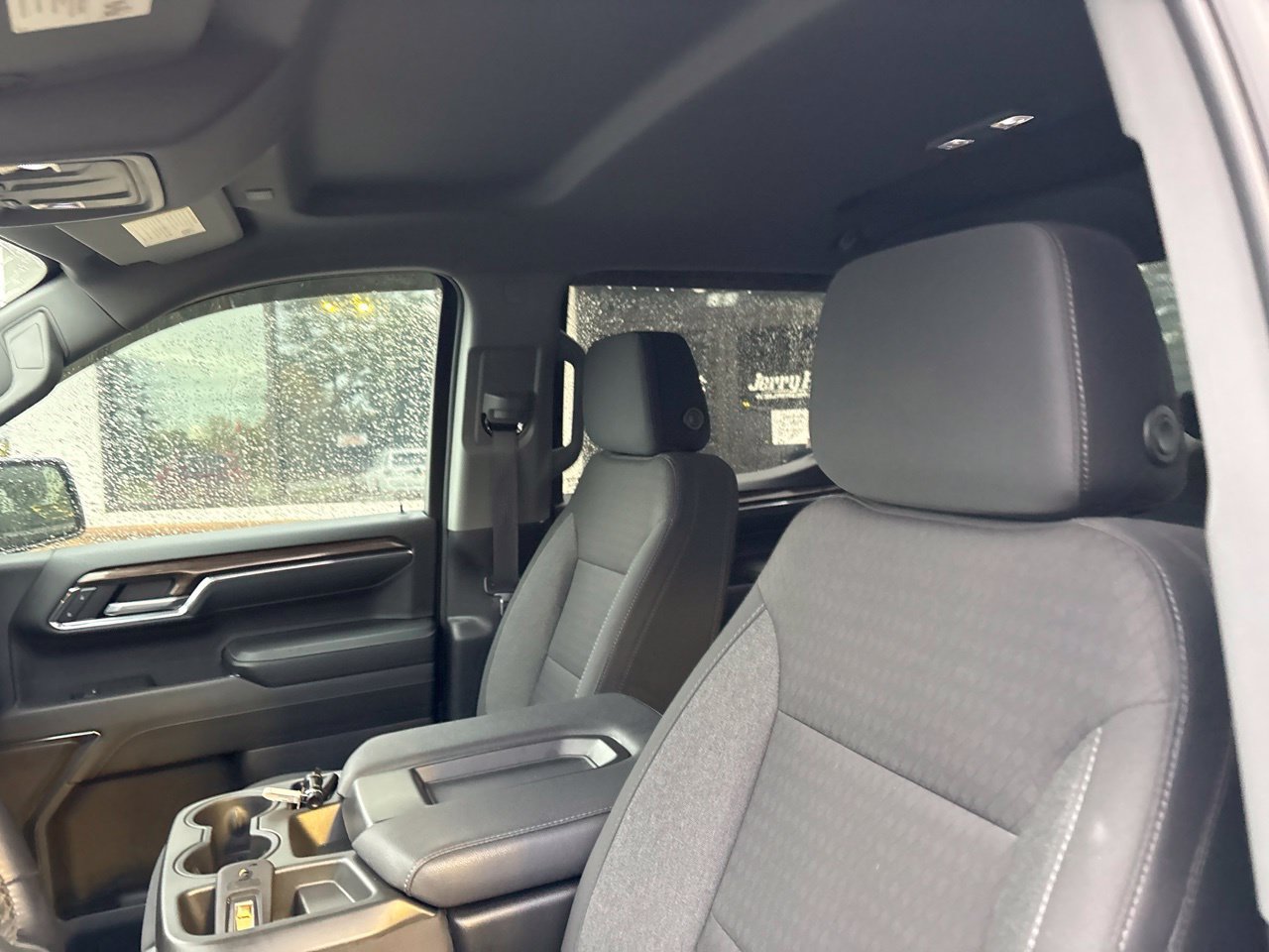Used 2024 Chevrolet Silverado 1500 LT AWD/4WD image 3
