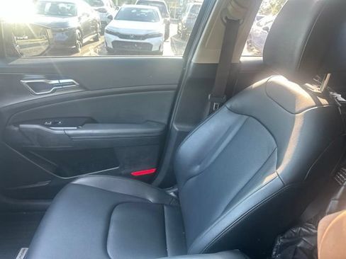 Used 2025 Kia Sportage EX w/ Premium Package FWD image 13