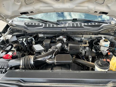 Used 2022 Ford F250 XL w/ Power Equipment Group AWD/4WD image 9
