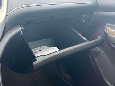 Used 2023 GMC Acadia SLE w/ Driver Convenience Package image 30