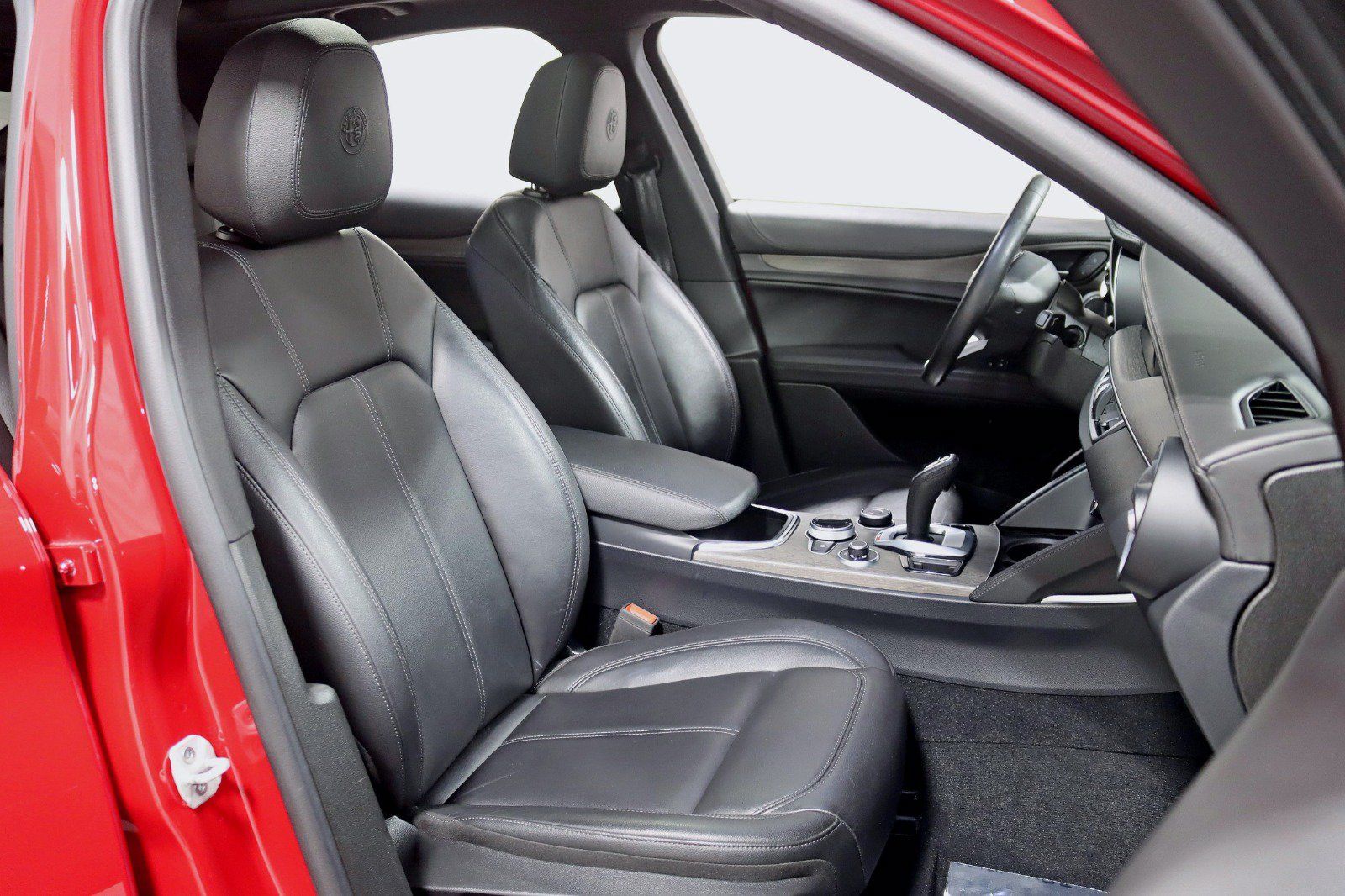 Used 2022 Alfa Romeo Stelvio Ti AWD/4WD image 27