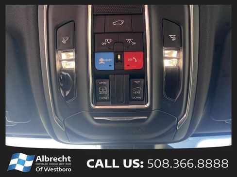 New 2025 Jeep Grand Cherokee Altitude AWD/4WD image 24