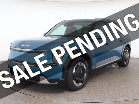 Used 2024 Kia EV9 Land image 1