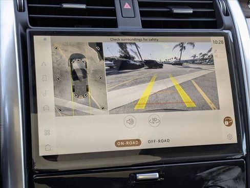 New 2026 Land Rover Discovery Dynamic SE AWD/4WD image 13