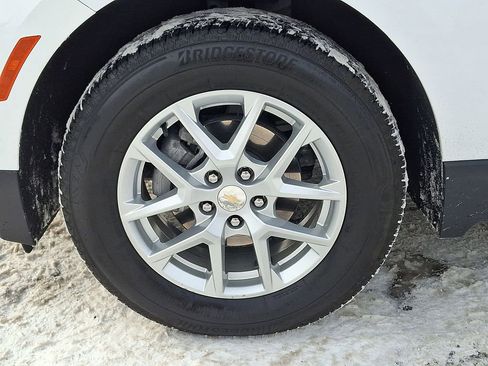 Used 2024 Chevrolet Equinox LS image 32