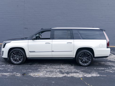 Used 2016 Cadillac Escalade ESV Premium AWD/4WD image 3