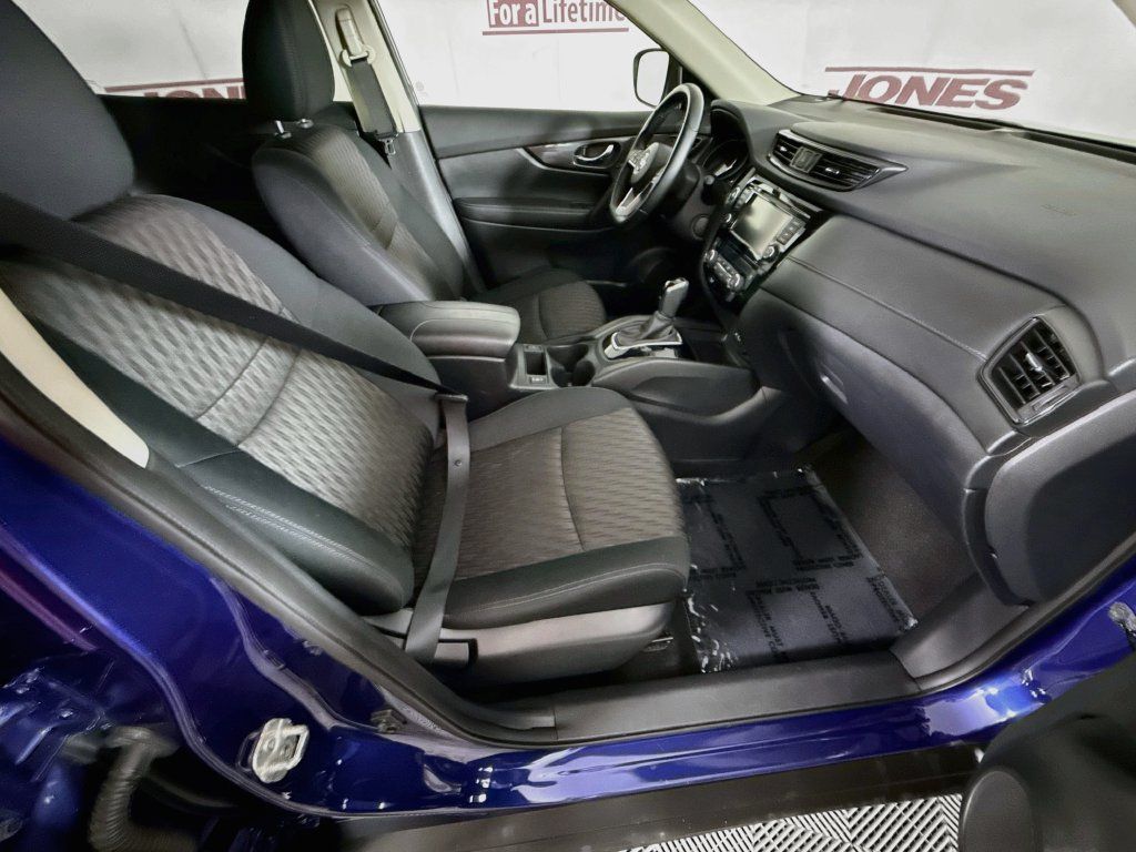 Used 2018 Nissan Rogue SV AWD/4WD image 30