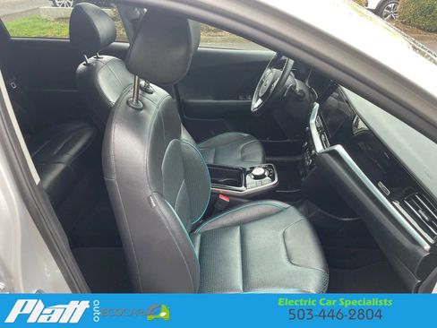 Used 2020 Kia Niro EX Premium image 54