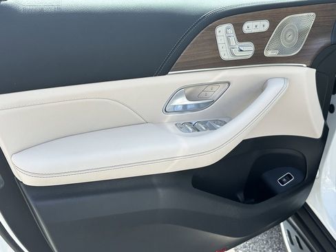 New 2026 Mercedes-Benz GLS 450 4MATIC image 11