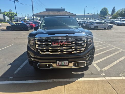 Used 2024 GMC Sierra 1500 Denali w/ Technology Package AWD/4WD image 5