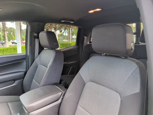 Used 2025 Chevrolet Colorado W/T w/ Advanced Trailering Package AWD/4WD image 41