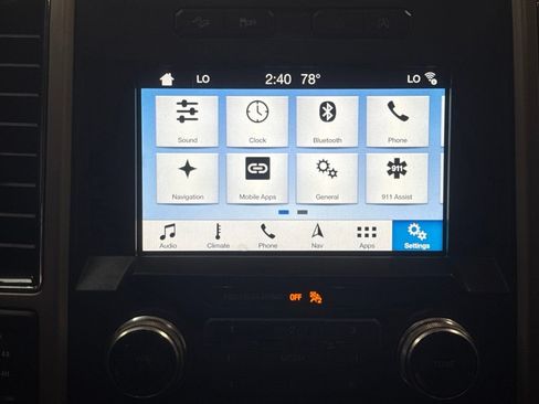 Used 2018 Ford F150 Lariat w/ Equipment Group 502A Luxury AWD/4WD image 14