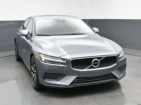 Used 2020 Volvo S60 T5 Momentum w/ Protection Package Premier FWD image 2