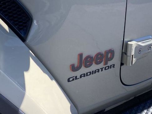 Used 2020 Jeep Gladiator Mojave image 27