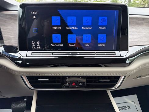 Used 2025 Volkswagen Atlas SEL AWD/4WD image 20