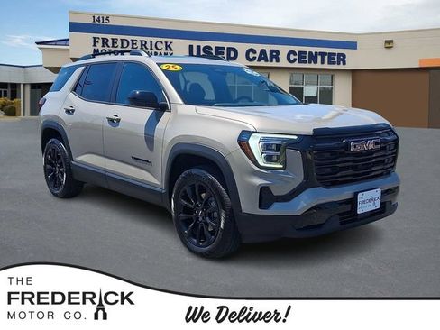 Used 2025 GMC Terrain Elevation w/ Elevation Premium Package AWD/4WD image 1