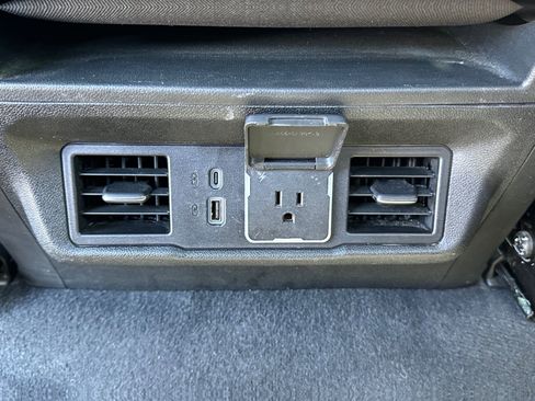 Used 2024 GMC Sierra 1500 SLE w/ Preferred Package image 29