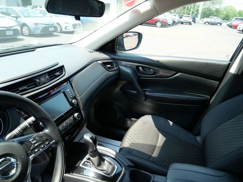 Used 2019 Nissan Rogue S AWD/4WD image 13