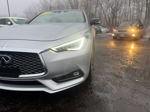 Used 2017 INFINITI Q60 Red Sport 400 image 15