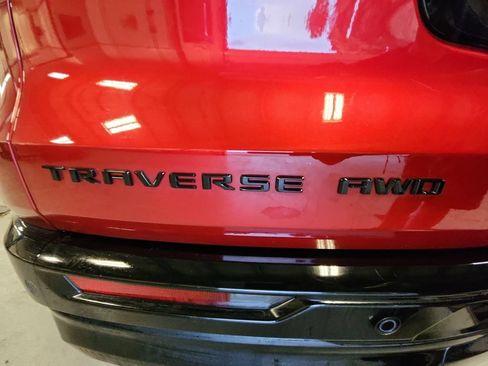 Used 2025 Chevrolet Traverse RS AWD/4WD image 38