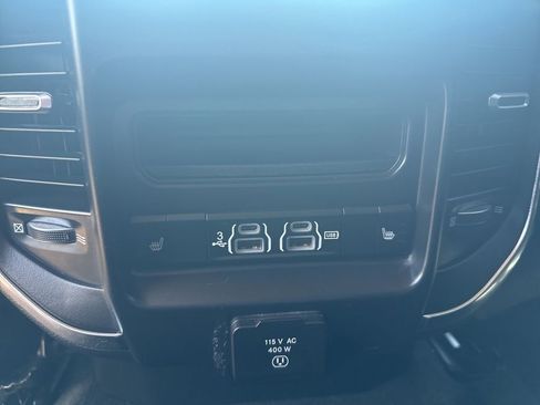 Used 2020 RAM 1500 Laramie AWD/4WD image 15