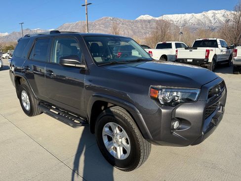 Used 2019 Toyota 4Runner SR5 AWD/4WD image 1