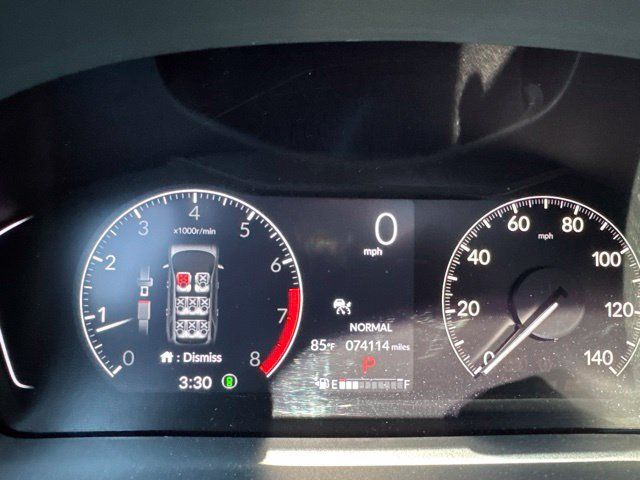 Used 2023 Honda Pilot Touring image 11