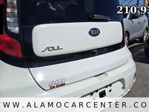 Used 2018 Kia Soul + FWD image 11