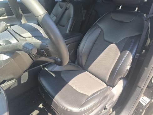 Used 2024 Jeep Compass Latitude AWD/4WD image 21
