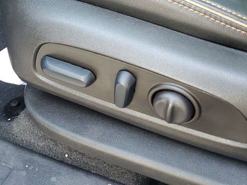 Used 2022 GMC Terrain AT4 image 8