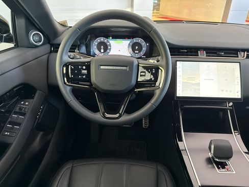 Used 2026 Land Rover Range Rover Evoque Dynamic SE AWD/4WD image 28