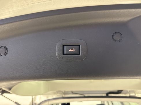 Certified 2019 Nissan Armada Platinum w/ Captain's Chairs Package image 39