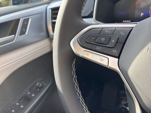 New 2026 Volkswagen Taos SE image 17