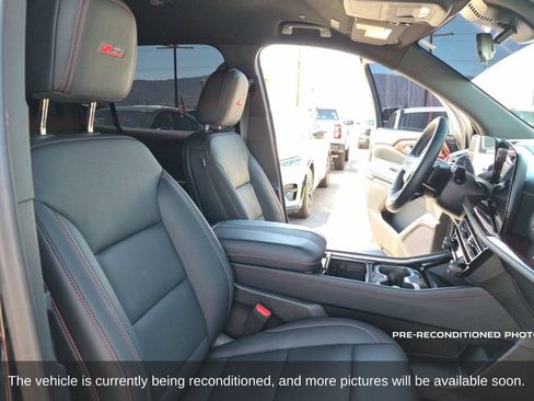 Used 2025 Chevrolet Traverse Z71 w/ Driver Confidence Package AWD/4WD image 15