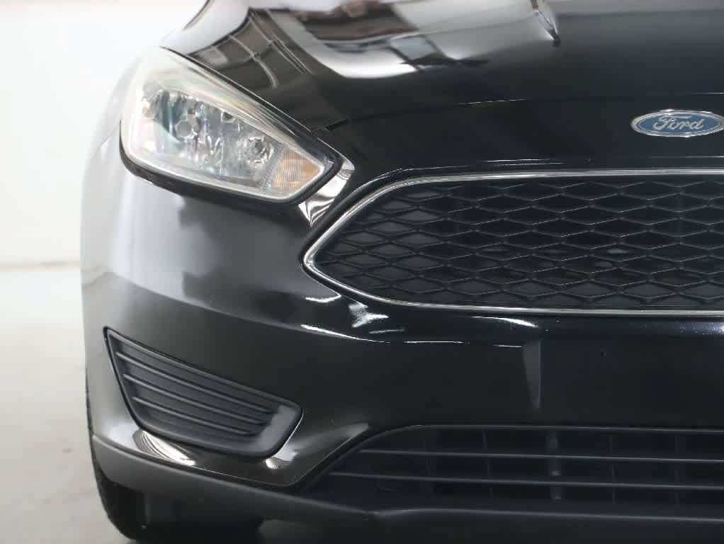 Used 2017 Ford Focus SE FWD image 6