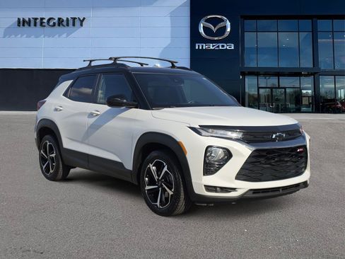 Used 2023 Chevrolet TrailBlazer RS w/ Convenience Package FWD image 2