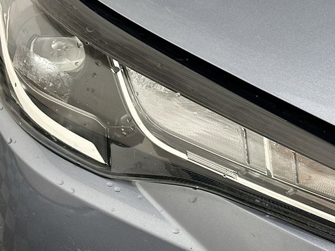 Used 2023 Toyota Corolla Cross LE w/ Moonroof Package image 9