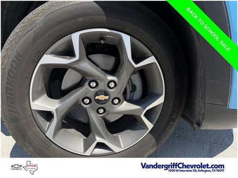 Used 2025 Chevrolet Trax LT w/ Driver Confidence Package FWD image 9